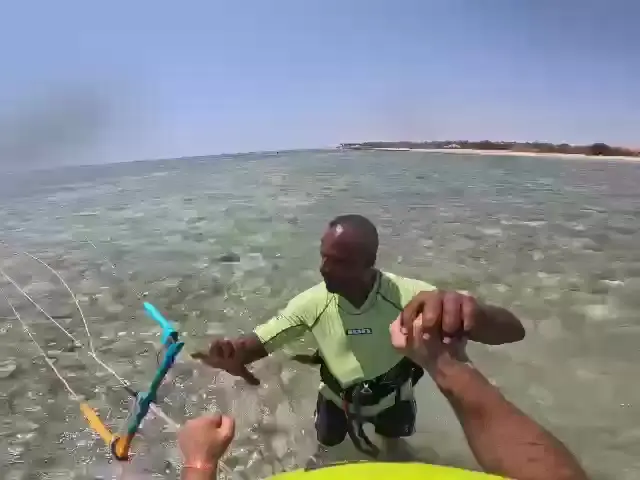 A kitesurfing lesson from the student's point of view